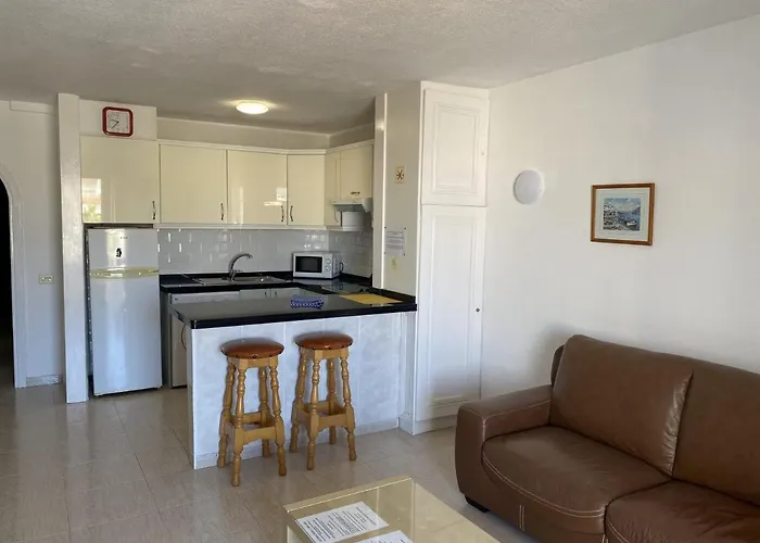 Lovely 1 Bed 15a2, Victoria Court 1, Cristianos, Tenerife Apartment *